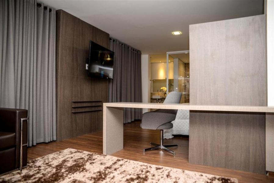 Grand Cafe Hotel Manhuacu Luaran gambar