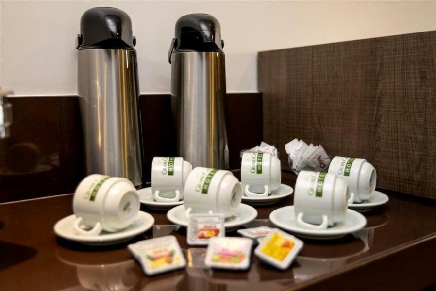 Grand Cafe Hotel Manhuacu Luaran gambar