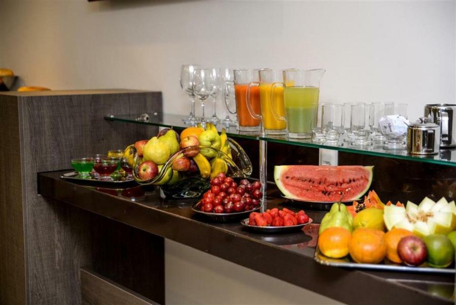 Grand Cafe Hotel Manhuacu Luaran gambar