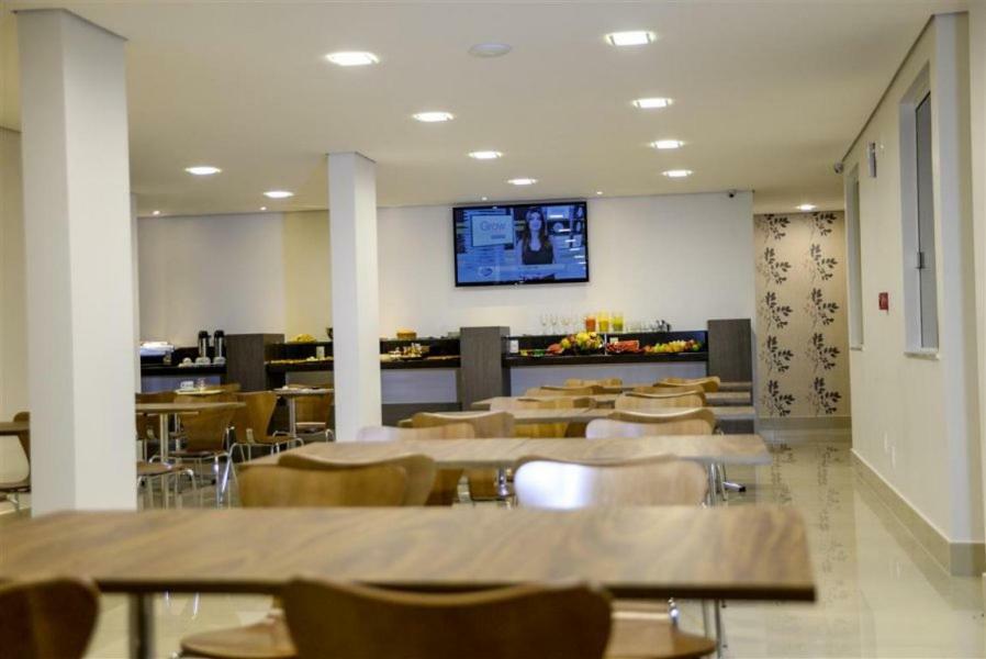 Grand Cafe Hotel Manhuacu Luaran gambar