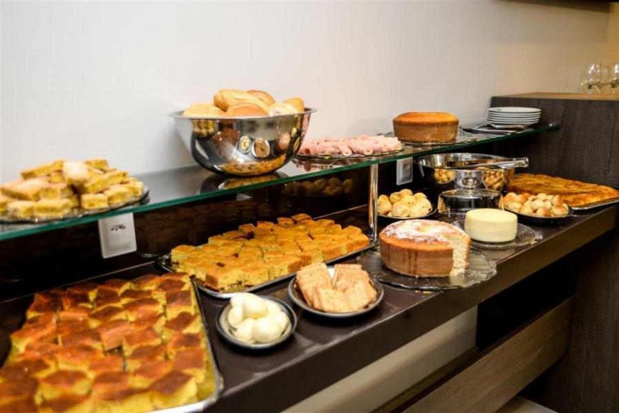 Grand Cafe Hotel Manhuacu Luaran gambar