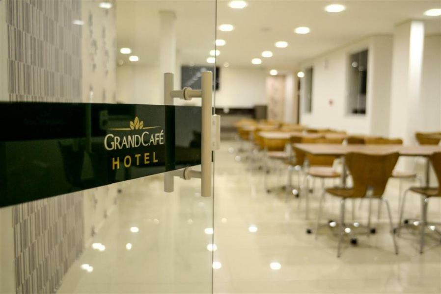 Grand Cafe Hotel Manhuacu Luaran gambar